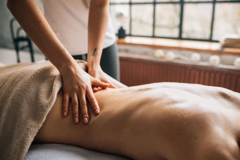 Massage vid stelhet och spänningar: när kan det hjälpa?